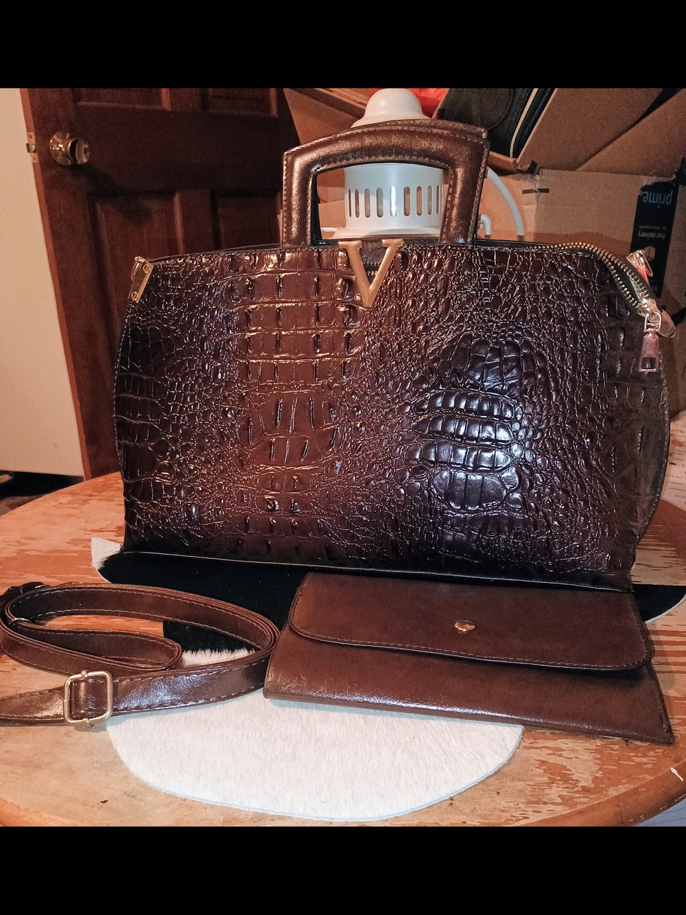 Classic Croc-Embossed Brown Satchel Bag with Detachable Strap